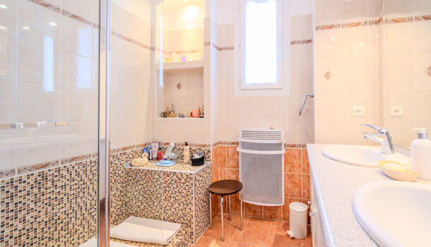 Villa / Maison 6 pièces  à vendre Pierrefeu-du-Var 83390