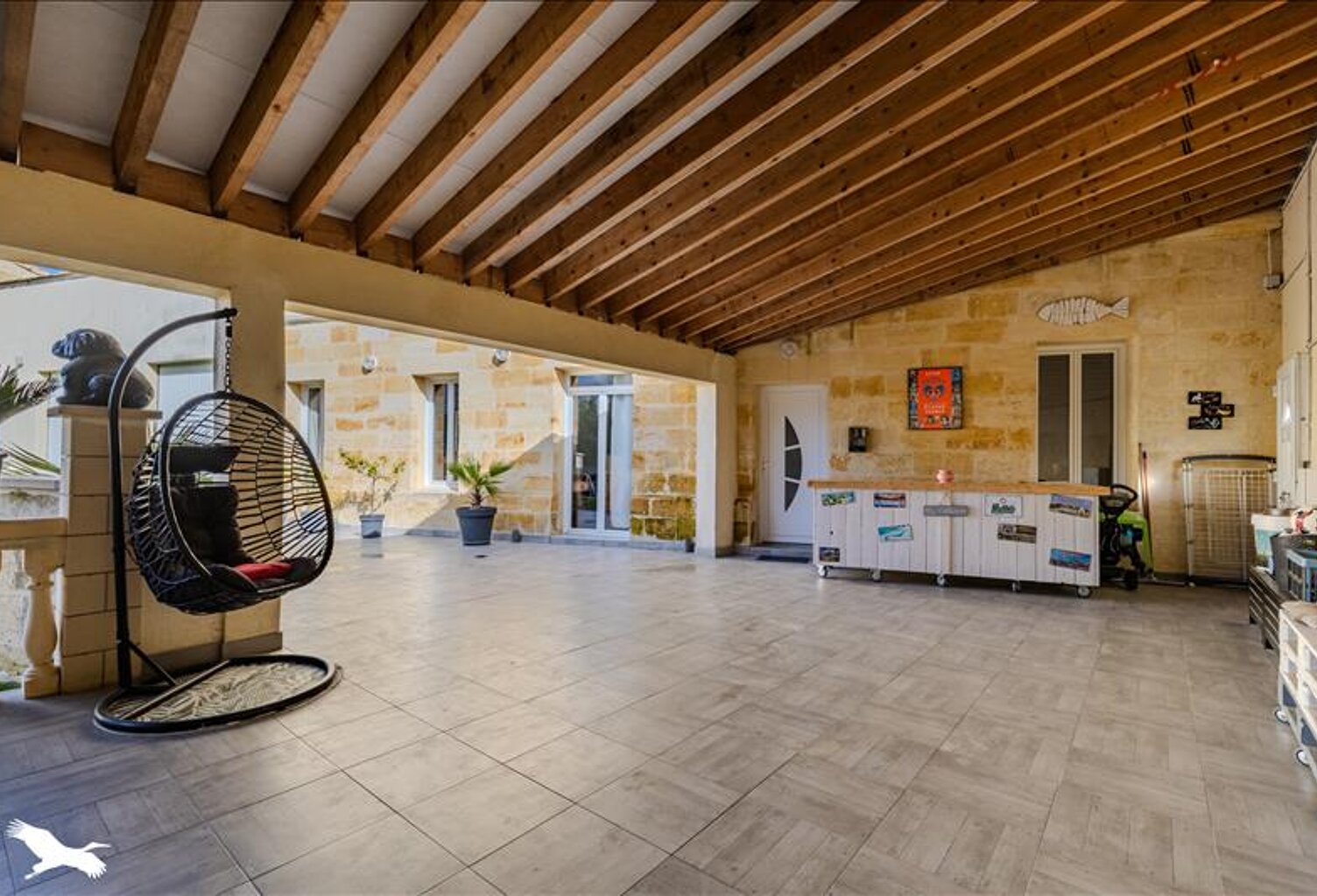 Maison en pierre de 4 pièces principales — photo 1