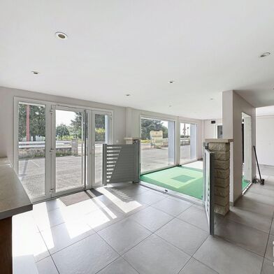 Commerce  2050000 €