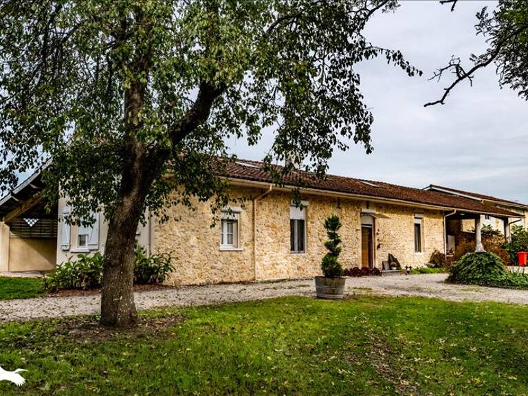 Maison en pierre de 5 pièces principales — photo 1