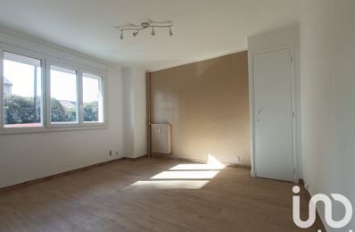 location appartement 490 € CC /mois à proximité de Pujaut (30131)