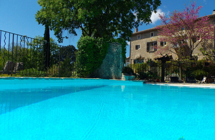 A VENDRE - GRANDE BATISSE ENTIEREMENT RESTAUREE - SAUVE — photo 4