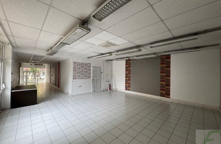 Local commercial — photo 3