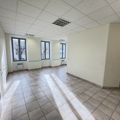 Appartement 6 pièces 180000 €