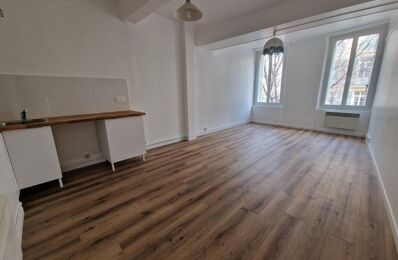 location appartement 500 € CC /mois à proximité de Solliès-Pont (83210)