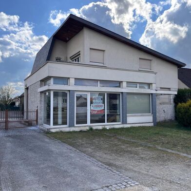 Maison 6 pièces 239 m²