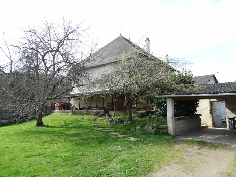 Maison en pierre 241 m2 avec jardin et dépendances, Saint Jun... — photo 1
