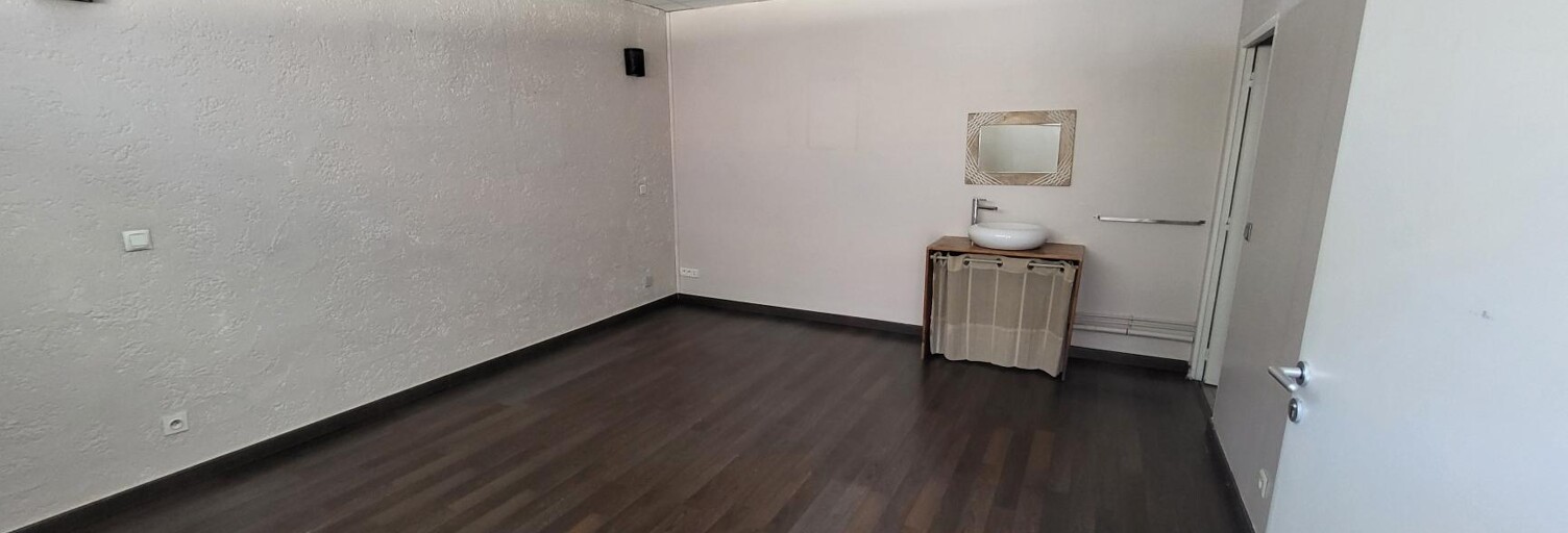 property.type.service   m² à vendre à La Farlède (83210)