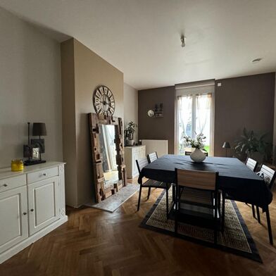 Maison 8 pièces 222 m²