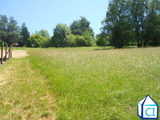 Terrain - 1900m ² — photo du bien
