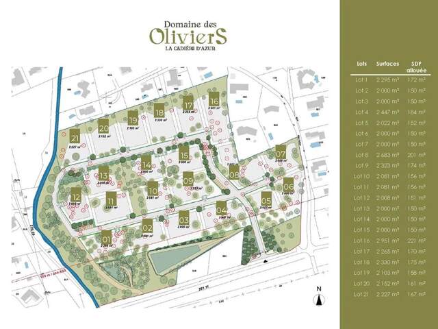 Terrain - 2500m ² — photo du bien