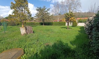 Terrain  883 m² à vendre à Castelnau-d'Estrétefonds (31620)