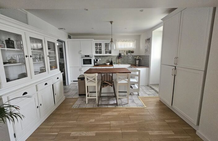 Maison en pierre rénovée avec jardin — photo 4