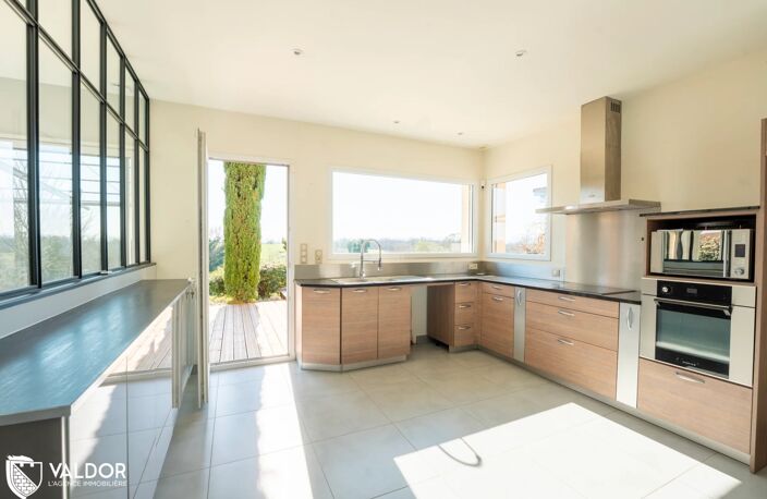 Maison moderne avec vue imprenable. — photo 2