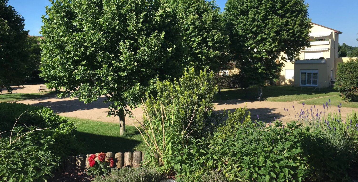 Appartement avec 3 terrasses  79,95 m2 carrez à 10 mn d'Arnas — photo 1