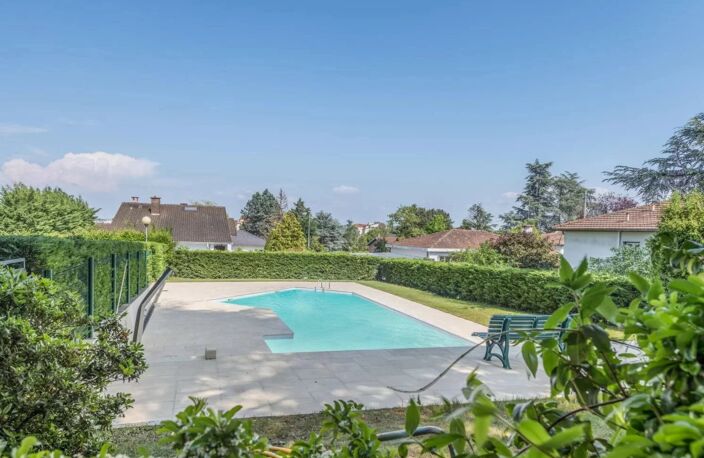 Appartement T5, 100m2,  3 chambres avec VUE, balcon, garage, cave, piscine et tennis. — photo 2