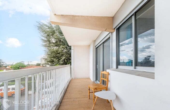 Appartement T5, 100m2,  3 chambres avec VUE, balcon, garage, cave, piscine et tennis. — photo 3
