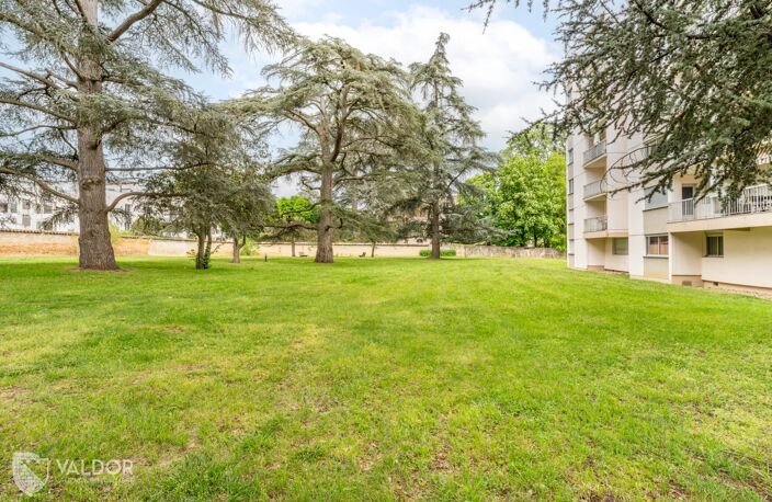 Appartement T5, 100m2,  3 chambres avec VUE, balcon, garage, cave, piscine et tennis. — photo 4