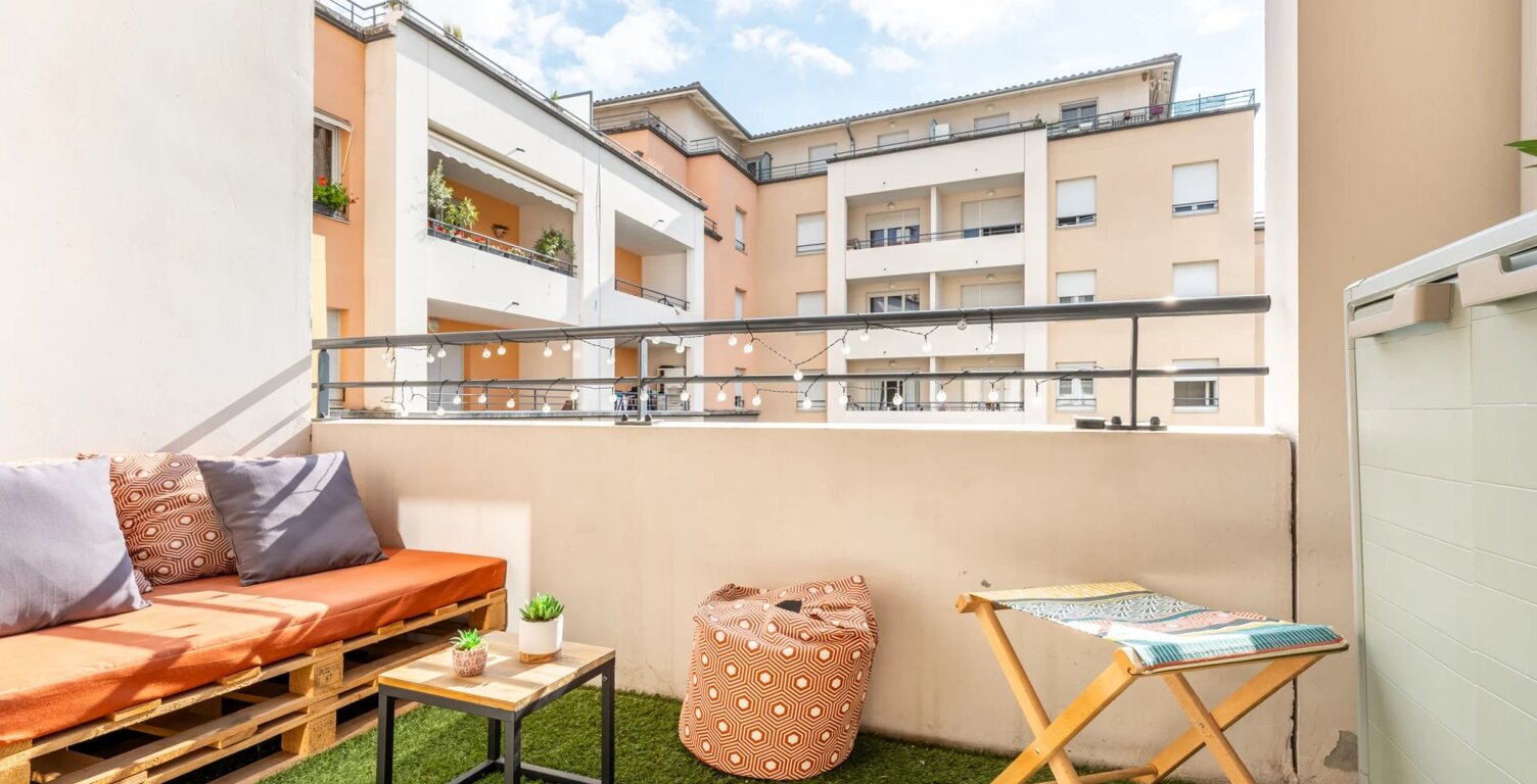 TRES JOLI APPARTEMENT T2 + balcon + place au garage/ Centre ville — photo 1
