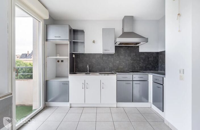 Appartement type 2 dans copropriété de standing + cave et garage fermé — photo 3