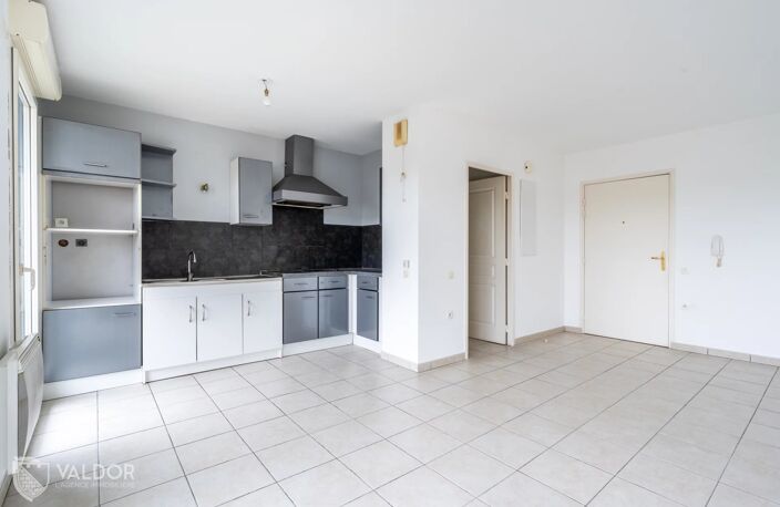 Appartement type 2 dans copropriété de standing + cave et garage fermé — photo 4