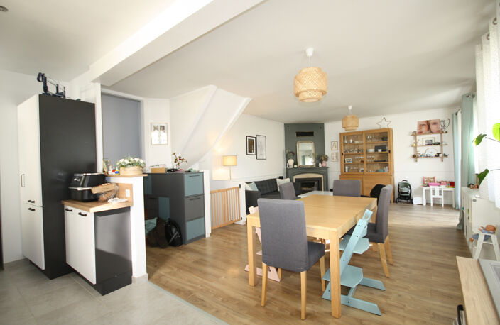 SOUS COMPROMIS ! EXCLUSIVITE Reims quartier Voltaire, Cathédrale maison / appartement T6 avec terrasse et 2 ga — photo 3