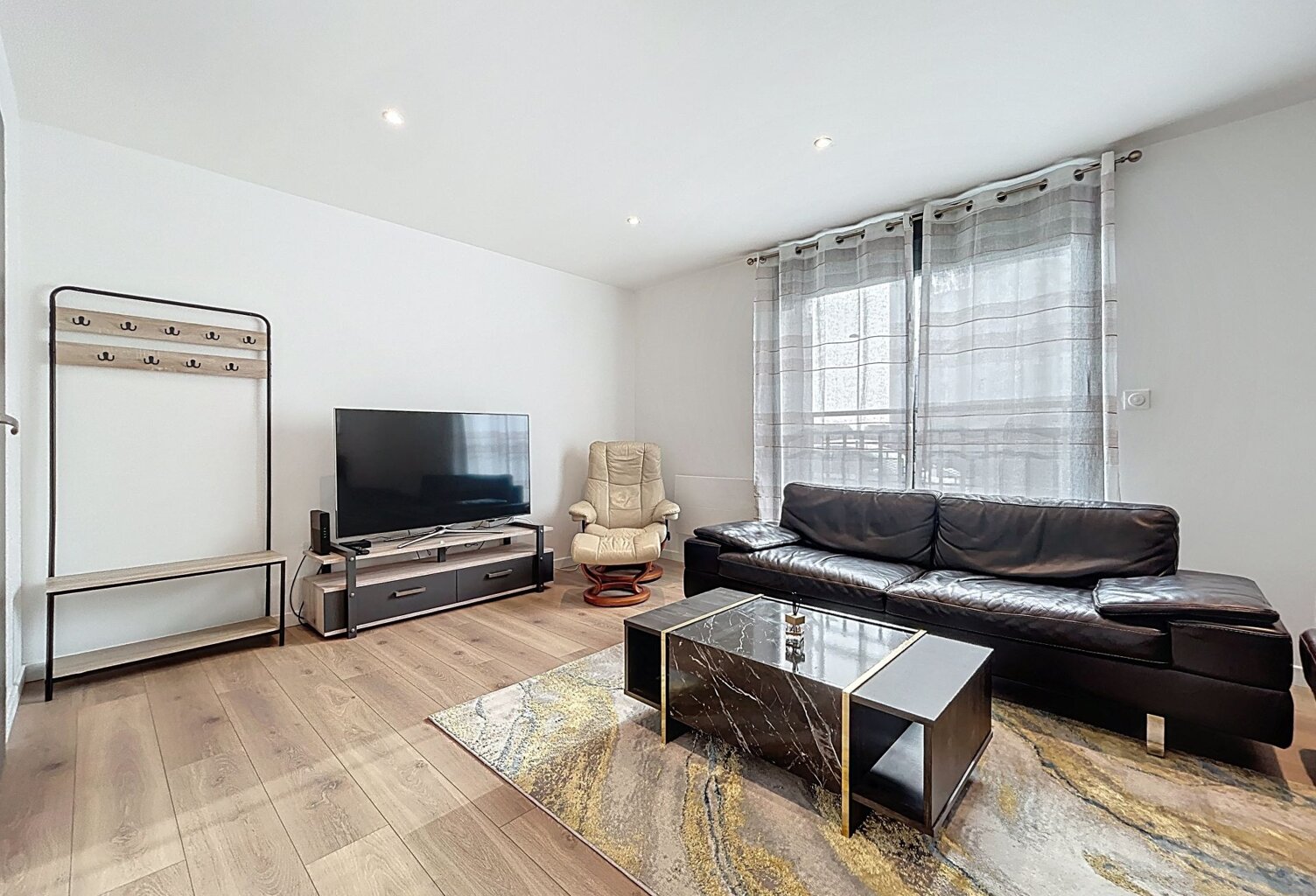 T4 RÉNOVÉ & MEUBLÉ  IDÉAL INVESTISSEMENT  RENTABILITÉ — photo 1