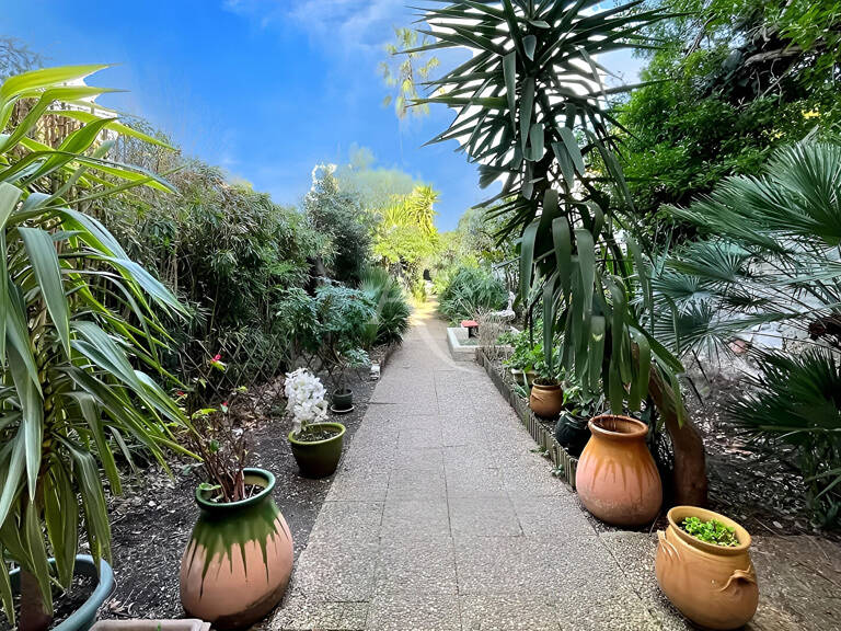 Maison de ville de 205, 90 m2 avec jardin 34110 FRONTIGNAN — photo 1