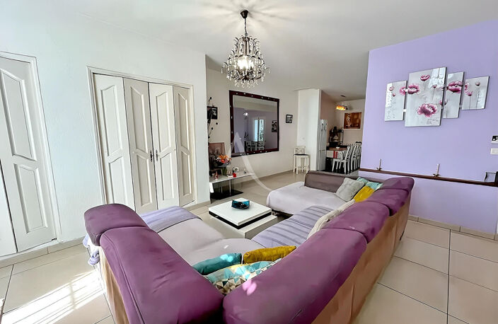 Maison de ville de 205, 90 m2 avec jardin 34110 FRONTIGNAN — photo 5