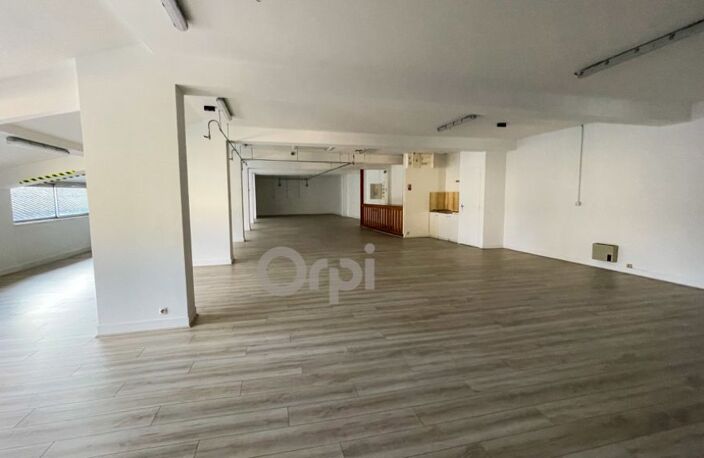 Locaux professionnels 680 m2 Saint Junien centre — photo 5