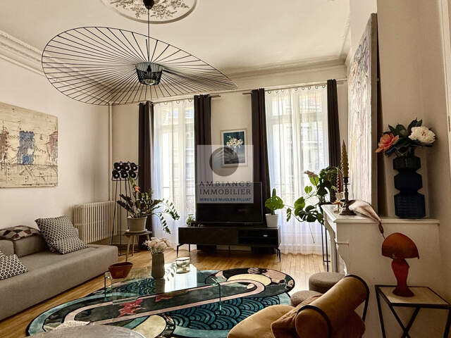 Superbe appartement Haussmannien en centre-ville — photo du bien