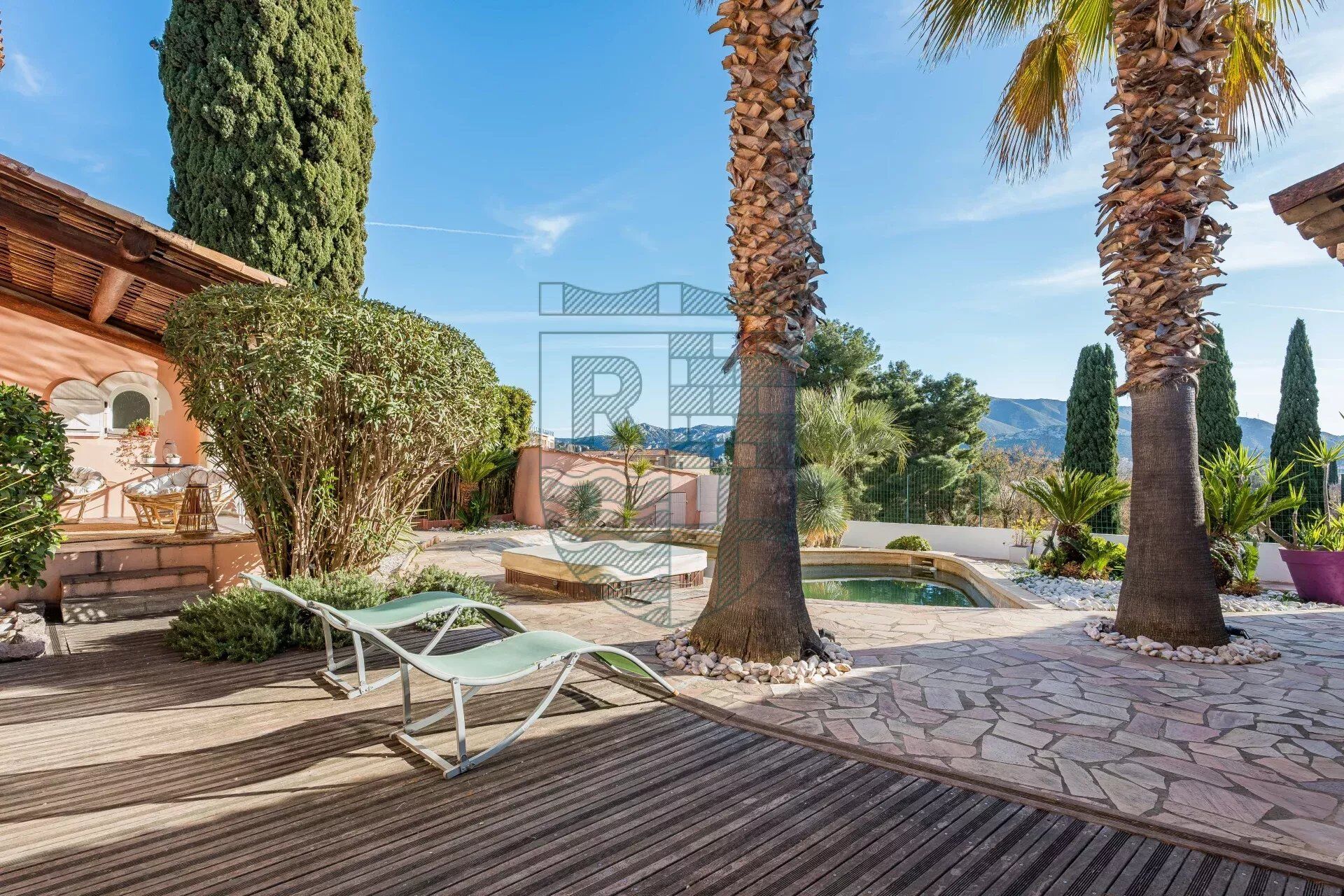 Villa / Maison 6 pièces  à vendre Marseille 12eme 13012