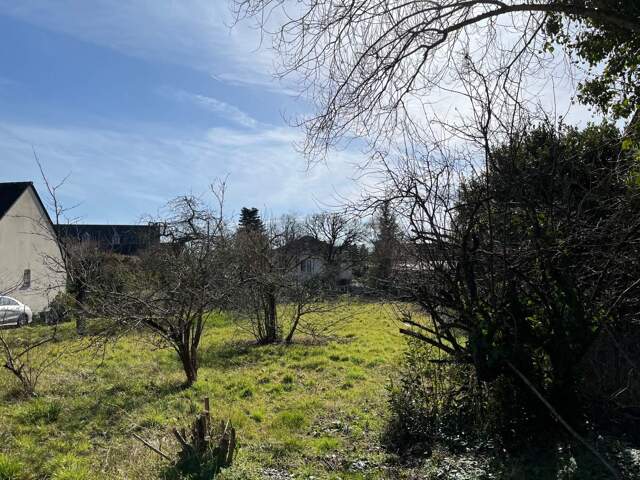 Terrain 200 m² à Montbazon — photo du bien