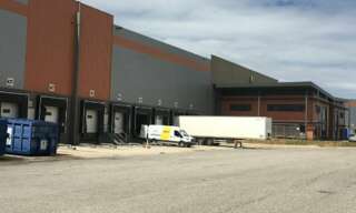 Commerce  70389 m² à louer à Saint-Martin-de-Crau (13310)