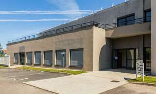 Bureau  288 m² à louer à Saint-Priest (69800)