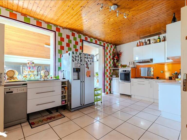 Maison en pierre de 7 pièces principales — photo 1