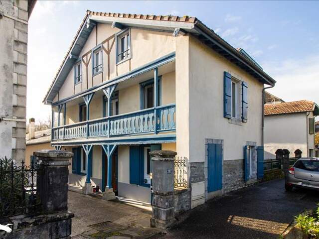 Maison de ville de 6 pièces principales — photo du bien