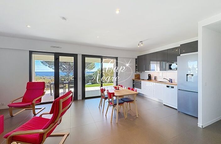 VILLA CALIFORNIENNE DE 210M² VUE MER À VENDRE SURPLOMBANT CAVALA — photo 2