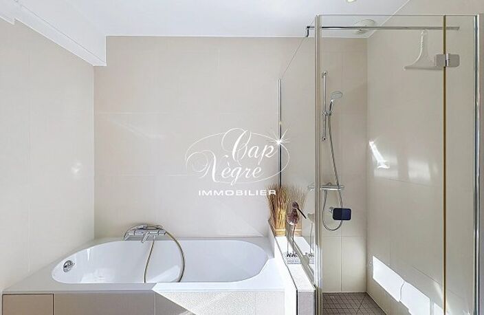 VILLA CALIFORNIENNE DE 210M² VUE MER À VENDRE SURPLOMBANT CAVALA — photo 4