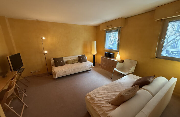 Vente Appartement 2 pièces de 32m2 avec CAVE- 75015 Paris — photo 3