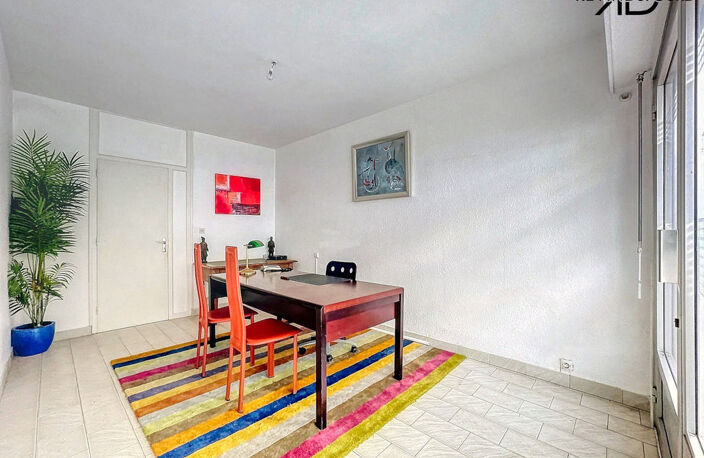 Bureau — photo 3