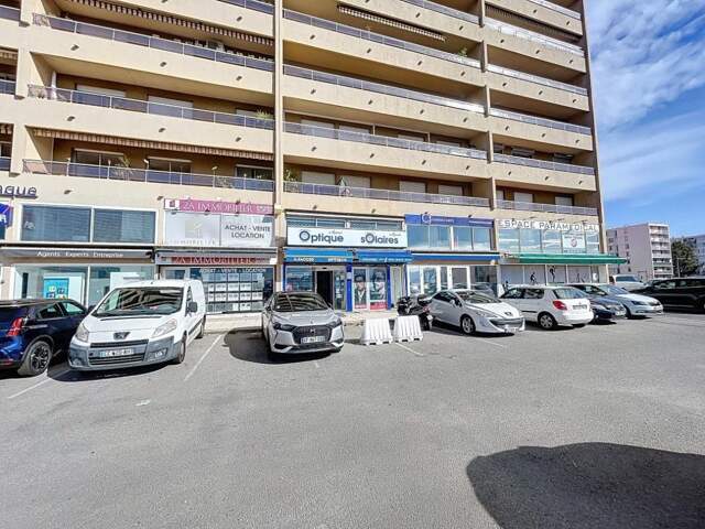LOCAL PROFESSIONNEL PARC IMPERRIAL — photo du bien