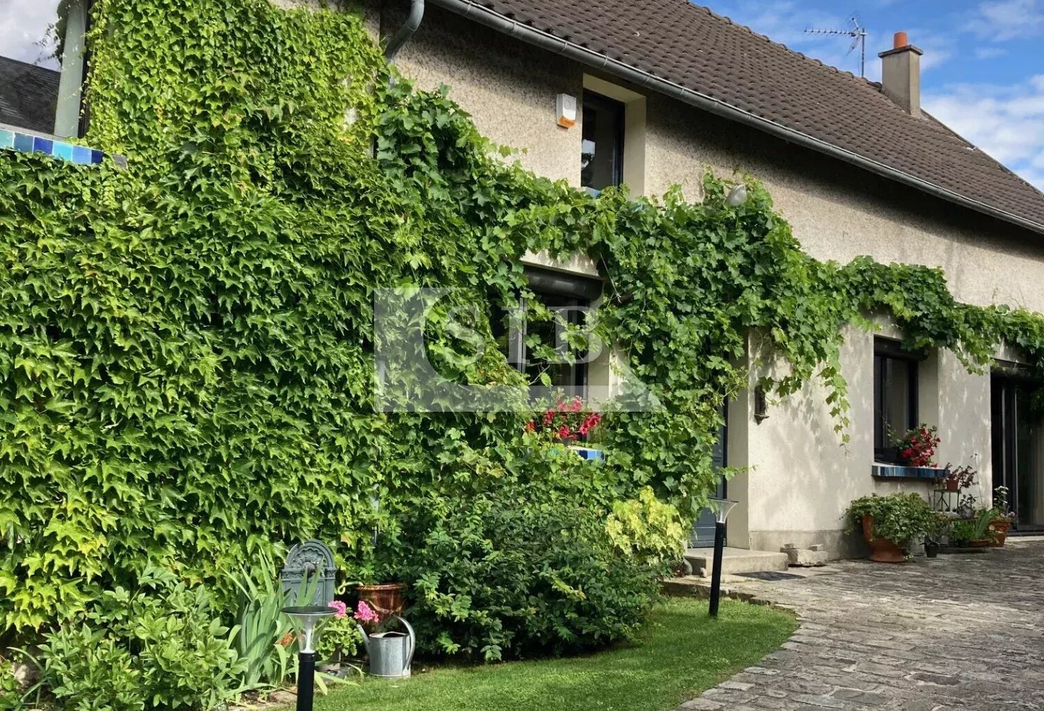 EGLY- Corps de ferme avec dépendances — photo 1