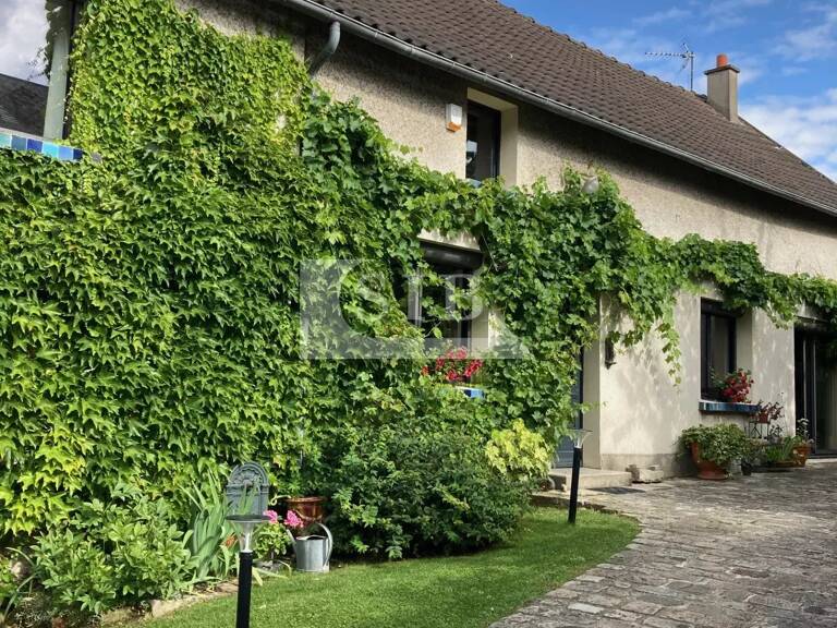 EGLY- Corps de ferme avec dépendances — photo 1