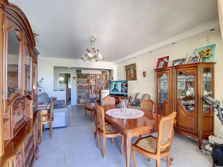 A vendre en viager occupé, appartement T4 de 83m² avec ascenseur, une cave et terrasse, proche des commodités, sur le secteur de Touon Ouest — photo 1