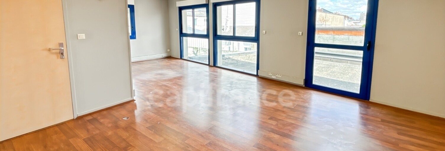 Immeuble  600 m² à vendre à Le Mans (72100)