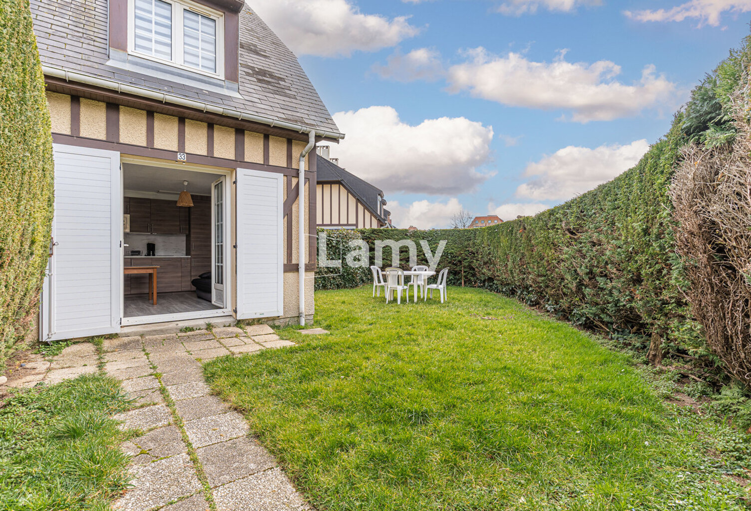Cottage, jardin — photo 1