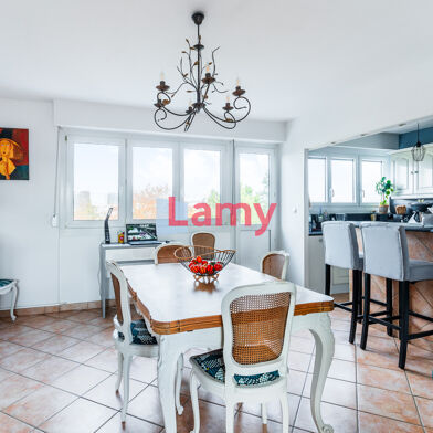 Appartement 4 pièces 160000 €