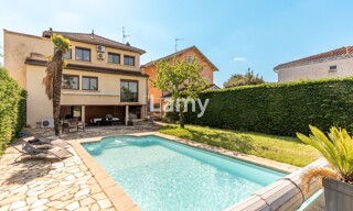 Maison 6 Pièces 202 m² à vendre à Bron (69500)