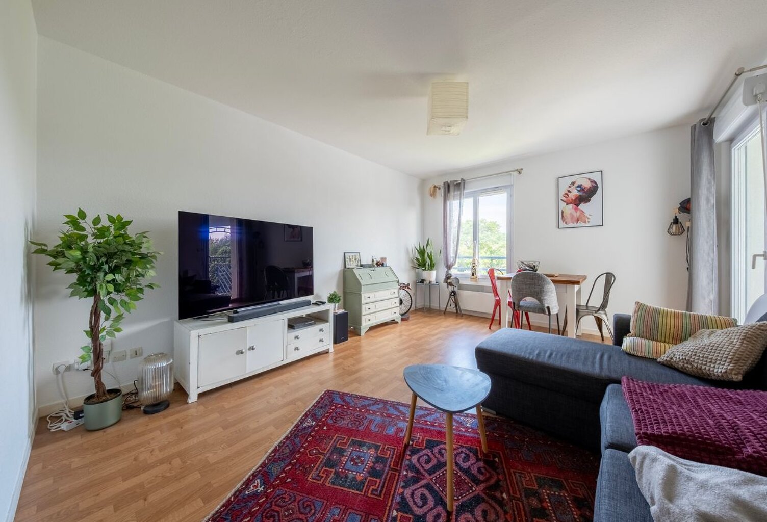 Appartement T2 avec balcon et garage — photo 1